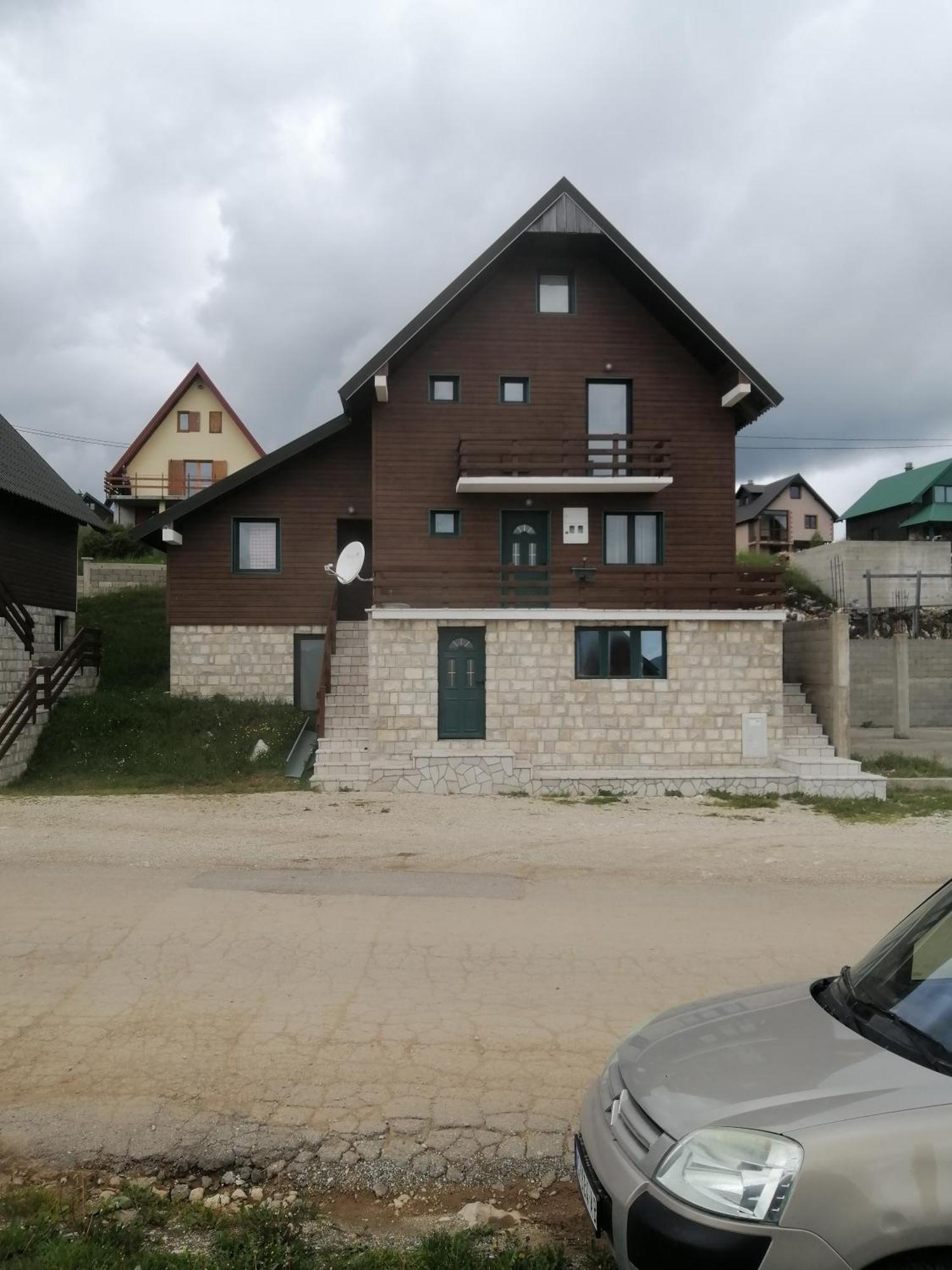 Guesthouse Wolf Žabljak エクステリア 写真