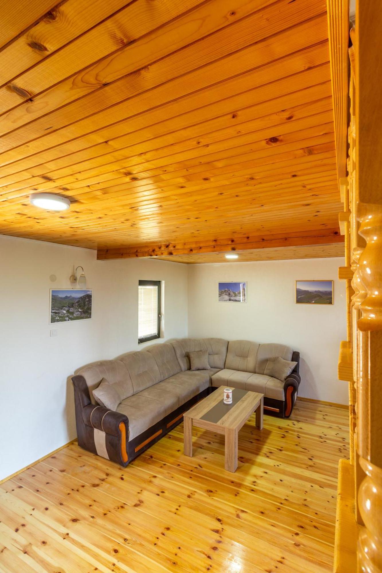 Guesthouse Wolf Žabljak エクステリア 写真